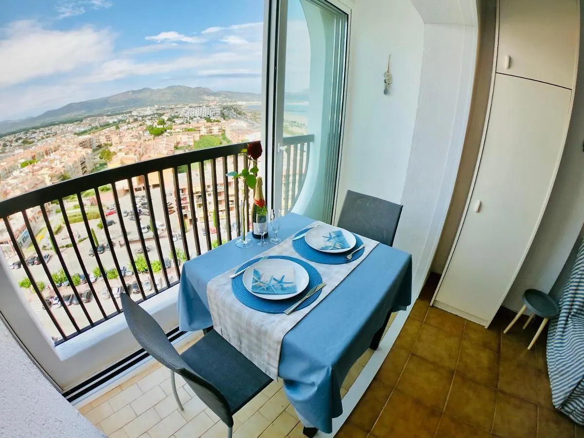 Bay View Empuriabrava Apartment